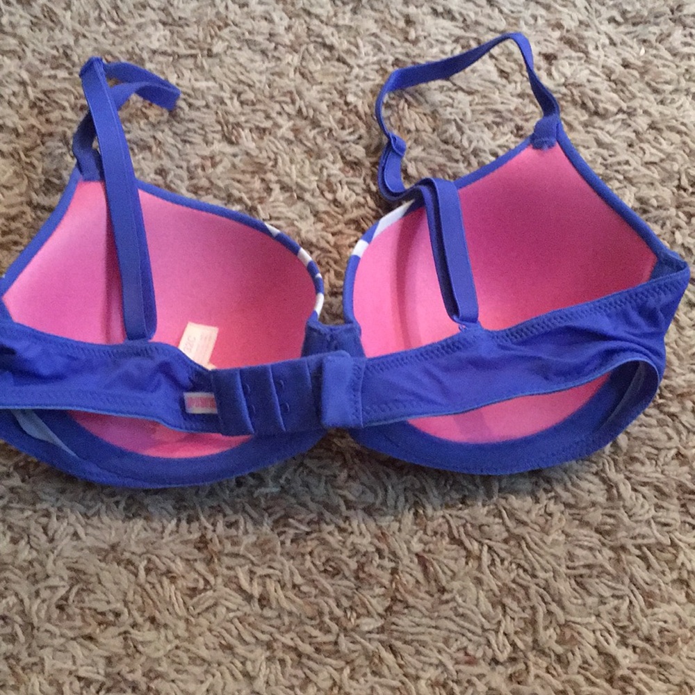 PINK vs bra! - Picture 2 of 5